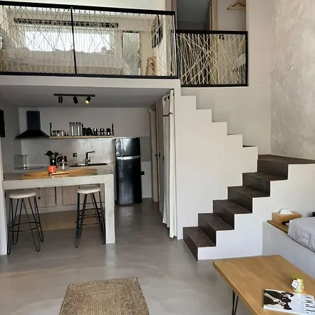 דירה Stella's Loft In Center Of
